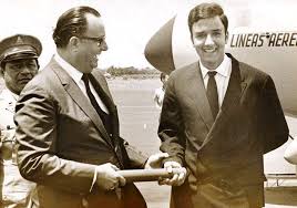 One of his classmates was pedro joaquín chamorro cardenal, who would grow up to. Nicaragua En La Historia Anastasio Somoza Portocarrero Derecha Junto A Su Padre Anastasio Somoza Debayle Facebook