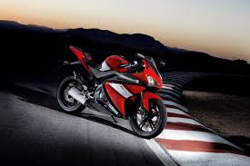 Find complete philippines specs and updated prices for the yamaha yzf r6 600 2021. Yamaha Yzf R Series Machines With Ultimate Power New Bike Models In India