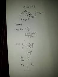 18√2 x 10 6 n/c e. Sebuah Bola Konduktor Bermuatan 10 Mikro Coulomb Dan Berjari Jari 1 Cm Kuat Medan Listrik Pada Brainly Co Id