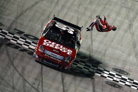 Analysis edwards shared with nascar race hub that he misses the people and the driving part of nascar racing. Ford Performance Boss Expects A Carl Edwards Return To Nascar Racing News