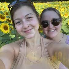 Bella Olsen (@bellaaolsen)