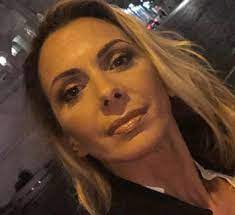 Simona bracchetti è un volto noto a tutti i telespettatori che da anni seguono il tg5 per informarsi: Chi E Simona Branchetti Biografia Eta Lavoro Fidanzato Giornalista Tg5