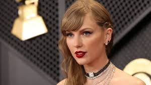 Taylor Swift threatens to sue student who tracks her private jet