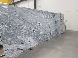 Viscount White Would Look Amazing On Your Walls Countertops Or Even Around The Bath Tub White Granite Countertops Viscount White Granite White Granite Slabs