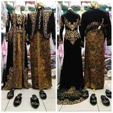 Potongan dan model kebaya jawa, yang juga dipakai di sumatera selatan, daerah pantai kalimantan, kepulauan sumbawa, dan timor sebenarnya serupa dengan. Model Pakaian Jawa 25 Gambar Model Pakaian Adat Laki Laki Jawa Tengah Solo Aneka Ragam Pakaian Tradisional Asal Jawa Tengah Selain Dicintai Bangsa Sendiri Kawan Gnfi Tren Fesyen Indonesia Kekinian