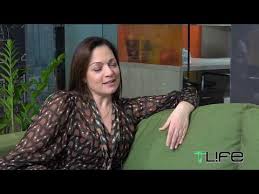 Πέθανε σε ηλικία 106 ετών ο θρύλος του κινηματογράφου νόρμαν λόιντ. Elenh Karakash To Spoiler Gia Tis Agries Melisses Oi Apokalypseis Gia Th Zwh Ths Kai Ta 8anatera Binteo