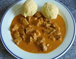 Fur Paprika Rahm Geschnetzeltes Das Fleisch In Kleine Stucke Schneiden Zwiebel Und Knoblauch Fein Ha Geschnetzeltes Rezept Rezepte Paprika Rahm Geschnetzeltes