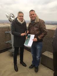 Het is een traditie voor militairen: op 6 december worden de  officierskruizen voor eervolle langdurige dienst uitgereikt. Dit jaar niet  alleen in Havelte, maar ook in Oldenburg bij de 1. Panzerdivision. Kolonel