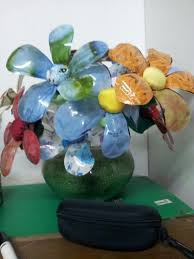 Kitar semula bahagian atas, seperti biasa. Hasil Kitar Semula Botol Plastik