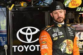 The asset purchased from furniture row racing is the most valuable charter to change hands since the implementation of nascar's. Nascar Meisterteam Furniture Row Racing Sperrt Zu