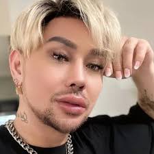 Bak kakak beradik tapi tak sedarah, ini 11 potret bukti kemiripan Caren  Delano dan Ivan Gunawan