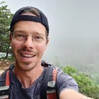 Andrew Rohrbaugh's Instagram, Twitter & Facebook