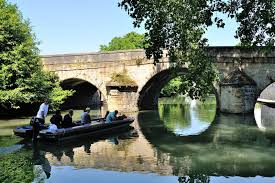 Acteur fédérateur et structurant du développement économique de la marne, la cci accompagne les projets du territoire et développe les relations entre les. Cinq Etapes Incontournables A Chalons En Champagne Pratique Fr Chalons En Champagne Champagne Champagne France