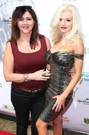 Courtney stodden's in a wedding dress with doug hutchison, instagram. Pregnant Courtney Stodden Busts Out Of Her Wedding Dress During Vows I Couldn T Be Happier