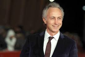Senza dubbio la caduta ha provocato il travaglio. Bravo Travaglio La Coerenza E La Virtu Degli Imbecilli Affaritaliani It