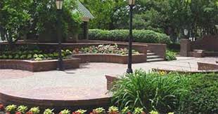 Enjoy The Beautiful Gardens At The Gerald R Ford Birthsite A Portion Mimics Gardens At The White House Rose Garden Omaha Parks Visit Omaha Wedding Facility