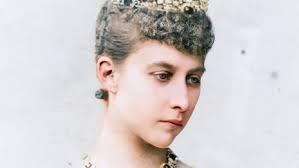 Amanda Giguere's Instagram, Twitter & Facebook