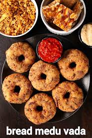 Bread Medu Vada Recipe Instant Medu Vada With Leftover Bread Slices Recipe Spicy Recipes Spicy Snacks Spicy Snacks Recipes