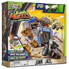 The game works equally well with just 2 players, as it does with a larger learn more about how to play below with the official trash pandas game rules. Trash Pack Trash Wheels Junk Jail