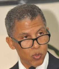 Juramentan presidente Colegio de Cirujanos