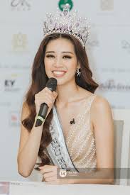 Khánh vân cũng là một trong những ứng viên được đánh giá cao vì từng có kinh nghiệm thi miss ngôi sao 2014, hoa hậu hoàn vũ 2015. Cáº­n Cáº£nh Nhan Sáº¯c Top 3 Hoa Háº­u Hoan VÅ© Viá»‡t Nam 2019 Khanh Van Tá»a Sang Vá»›i GÆ°Æ¡ng Máº·t Thanh Thiá»‡n 2 Nang A Háº­u Ä'ang Gá»m
