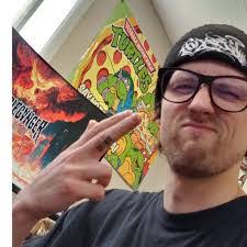 Lindsay Nutter's Instagram, Twitter & Facebook