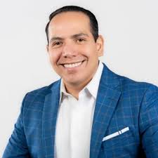 Cesar Martínez — Talent Land México