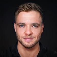 Leon Hendrix (@leonjhendrix)