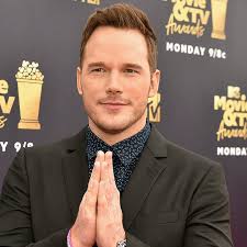 Chris Pratt Returns to Restaurant Chain He Worked at 20 Years Ago and 'Ate  Off People's Plates'