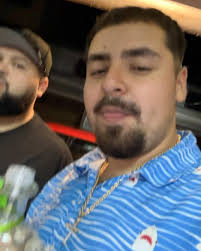 life is what you make it 💭 so u better make some art 🌅! Don’t be that  person that forgets to start > 🎨 ✍️ ….. life can be great! It’s Even  better when FAMILY & FRIENDS _come along 🍾🔥🎸 viva 🇲🇽