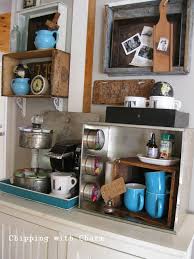 Moms all over the world love their coffee time in the here is the best coffee bar ideas you can put right on your kitchen counter to give you the awesome coffee shop feels right in your own home… Coffee Bar Ideas 40 Ideas For The Best Home Coffee Station Decoholic