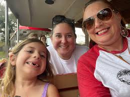 Come discover the variety of animals that reside in the beautiful lagoon at  the Louisiana Purchase Gardens and Zoo! Lisa Taylor teaches us about her  favorite duck, the Black-Bellied Whistling Duck, and