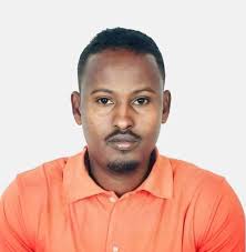 Cabdulqaadir Maxamed Cali: 27 sano ayuu dalka ka maqnaa, markii uu yimid  waxaa lagu dilay weerarkii Hotel Xayaat. Waxaa meydkiisa la la'aa laba  maalmood. Sahra Abdi ayaa wareysatay walaashi Dr. Ayaan Maxamed