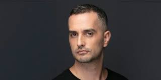 Larry Hummel's Instagram, Twitter & Facebook