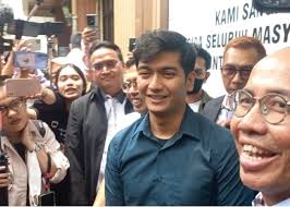 Hal 2 : Teuku Ryan Proses Cerai dari Ria Ricis, Kariernya Meroket