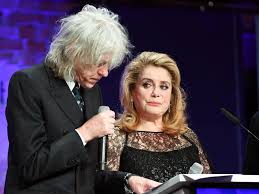 Regie führte clint eastwood ; Cinema For Peace Catherine Deneuve Wunscht Sich Kino Ohne Themen Grenzen Berlin De