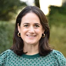 Dominique Stringer's Instagram, Twitter & Facebook