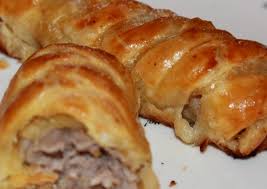 Prepare them as directed, but instead of with so much flavor, we are sure these will be a hit at your next party! How To Make Sausage Rolls A Deliciously Easy Recipe With Ready Made Puff Pastry Delishably