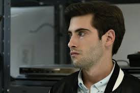 El personaje de raúl león es interpretado por el modelo y actor mexicano yankel stevan, conocido por sus participaciones en telenovelas y programas de televisa. Yankel Stevan Y Maca Garcia De Control Z A Novios En La Vida Real Love 40 Los40