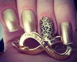 Soy una apasionada de las uñas decoradas por su elegancia y lo bonitas que quedan si sabes combinar los colores. Disenos De Unas Decoradas 11 Disenos De Unas En Color Dorado E Disenos De