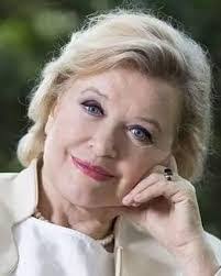 Mara Dow's Instagram, Twitter & Facebook