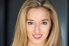 Shelley Maxwell's Instagram, Twitter & Facebook