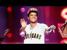Bruno Mars And David Guetta Versace On The Floor Bruno Mars Vs David Guetta Versace On The Floor Official Audio Youtube With Images Bruno Mars Bruno Versace On The Floor