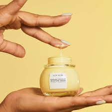 But what's even better is. Glow Recipe Banana Souffle Moisture Cream Calming Hydrating Facial Moisturiser With Magnesium Turmeric Tiger Grass Cruelty Free Vegan Skincare 50 Ml 1 7 Fl Oz Amazon De Beauty