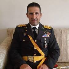 Emekli Albay Orkun &Ouml;zeller hakkında halkı kin ve d&uuml;şmanlığa tahrik etme  gerek&ccedil;esiyle g&ouml;zaltı kararı verildi. ABD ordusunun kendisine vermek  istediği madalyayı, &ldquo;Bu madalyayı verenler benim d&uuml;şmanım olan Y*G ile  işbirliği i&ccedil;indedir&rdquo; diyerek