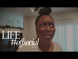 Kris Sells the House! The Kardashians S7 E1 Recap: Kim's Past Haunts Her &  Kourtney Clashes