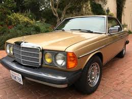 Mercedes 300cd Coupe 1 Owner Diesel Elegant Exquisite And Gold Mercedes Benz Classic Mercedes E Class Coupe Mercedes Benz