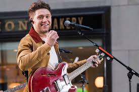 O primeiro trabalho de estúdio individual de niall horan, flicker, debuta diretamente na liderança em território americano. Niall Horan Helps One Direction Tie A Beatles Chart Record The New York Times