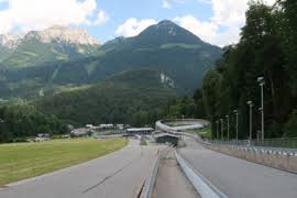 Jetzt lasse ich aber erstmal den vortritt. Taking A Summer Taxi Ride On The Konigssee Bobsleigh Track Flyctory Com