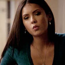 la hermana gemela de Elena Gilbert(1)